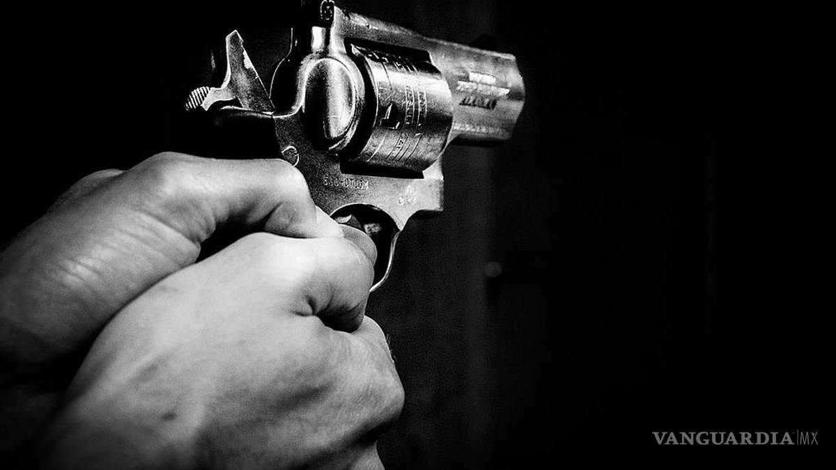 Sobrevive al COVID-19, pero muere por bala perdida durante festejo en Texas