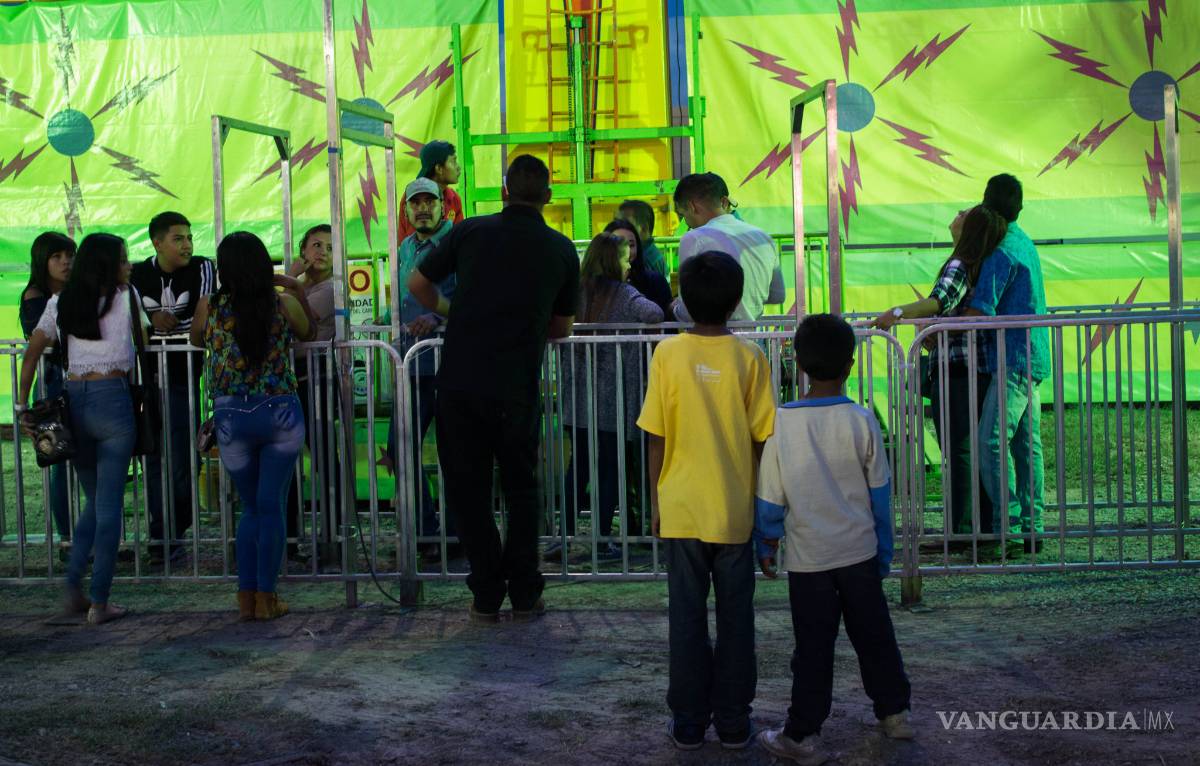 $!Los niños que sólo miran los juegos de la Feria porque no tienen dinero (Fotorelato)