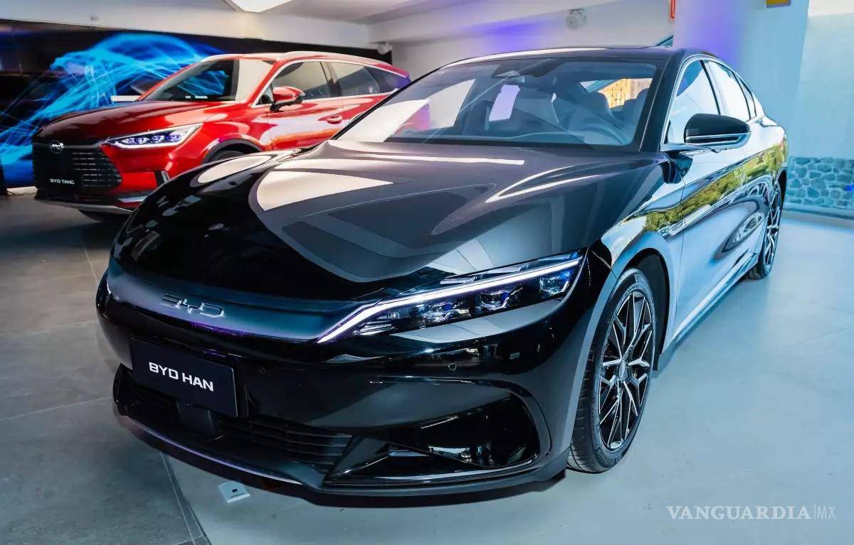 $!Actualmente los autos chinos que ingresan a EU pagan un arancel del 27 por ciento.