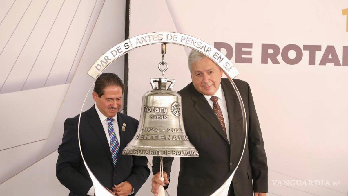 $!En sesión solemne, el Cabildo de Saltillo reconoció la labor del Club Rotario.