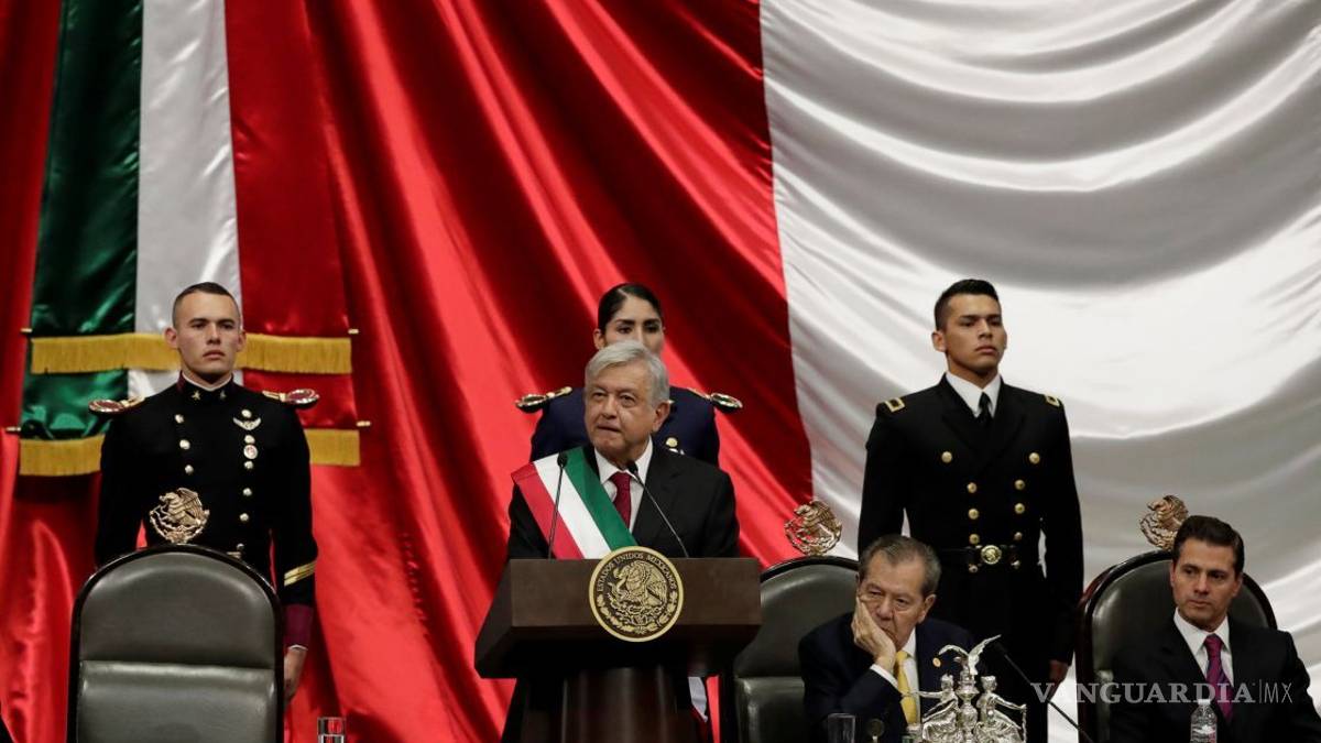 No subirán los impuestos ni la deuda pública, promete AMLO tras toma de protesta