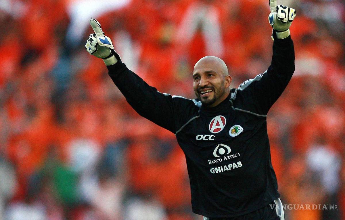 $!La 'pequeña' razón por la que 'El Conejo' Pérez pudo no haber debutado en el Cruz Azul