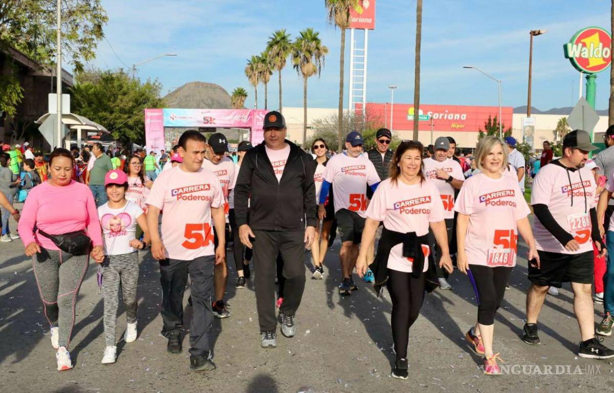 $!El alcalde José María Fraustro Siller dio inicio en la segunda edición de la carrera Poderosa 5K.