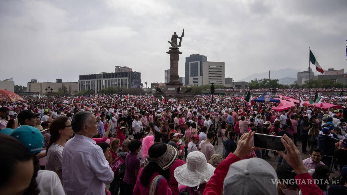 Así toman las calles y plazas miles de mexicanos para defender al INE (Fotos)