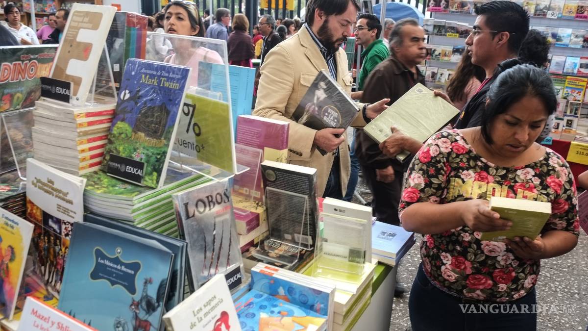 Para Geney Beltrán el remate de Libros es reflejo de la falta de librerías en el país