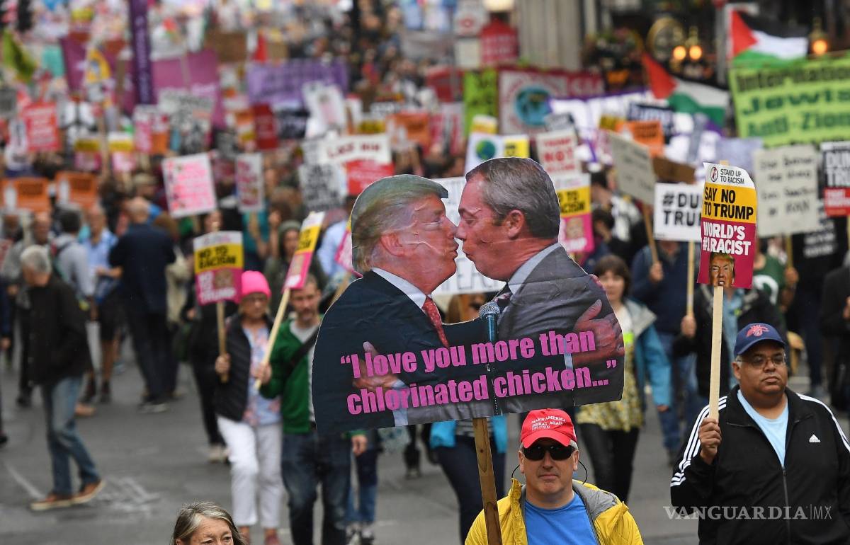 $!Miles de londinenses le gritan al presidente de EU “Donald Trump, no es bienvenido aquí”
