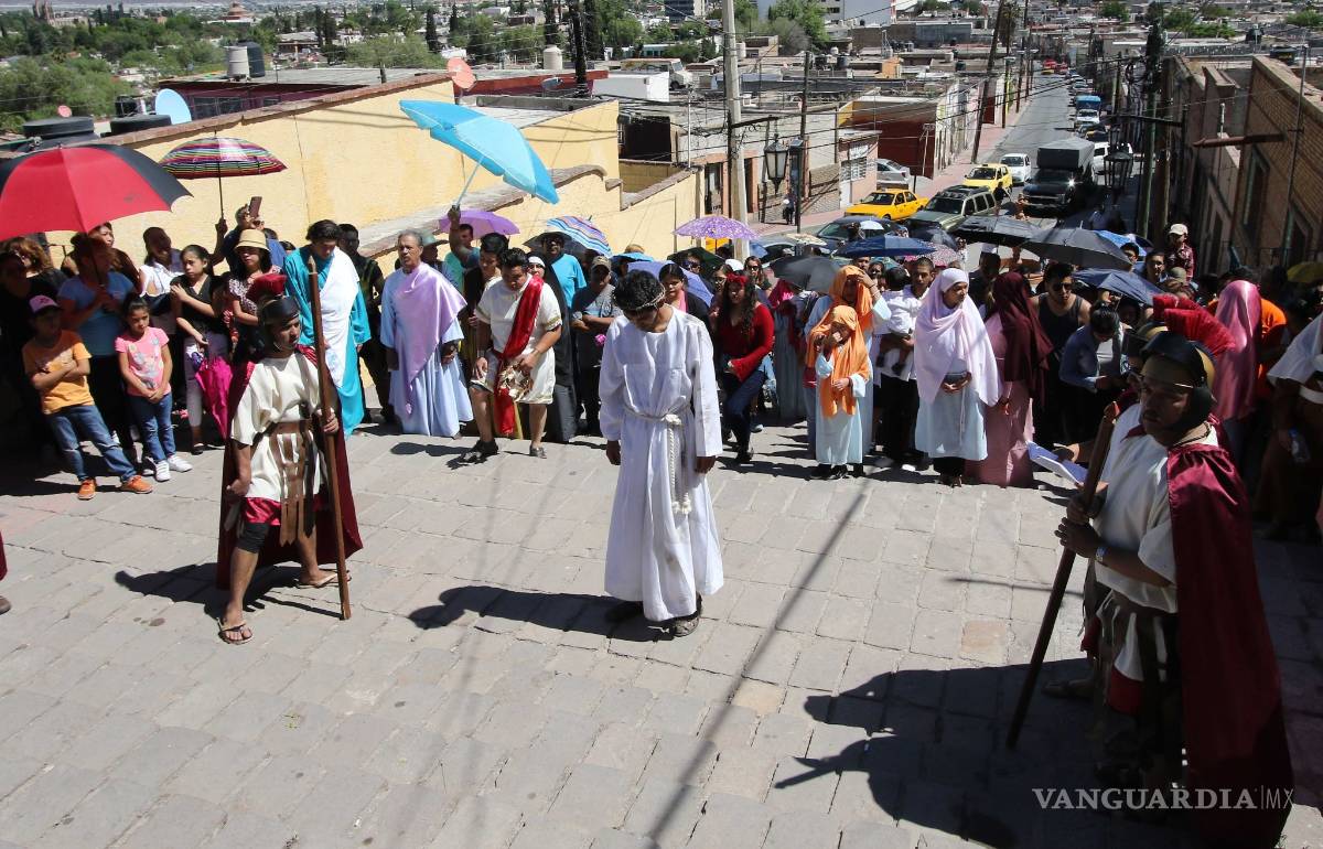 $!Cumple 16 años Vía Crucis en Santa Anita, populoso barrio de Saltillo