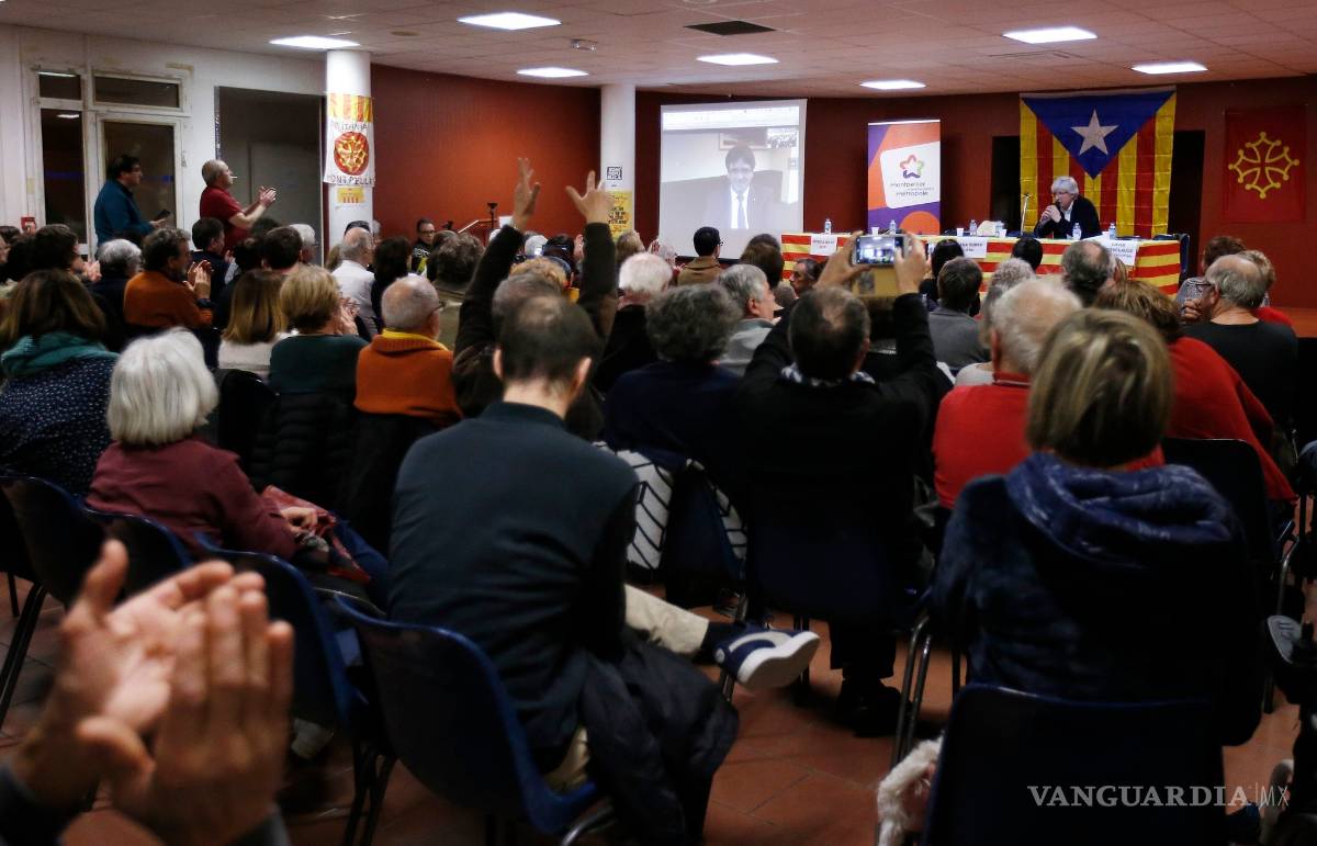 $!Pide Puigdemont ser investido como presidente de Cataluña por Skype