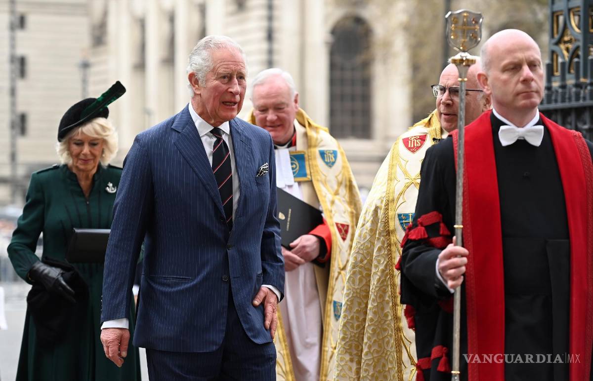 $!El Príncipe Carlos y Camilla, Duquesa de Cornualles llegan para el Servicio de Acción de Gracias por la vida del Príncipe Felipe.