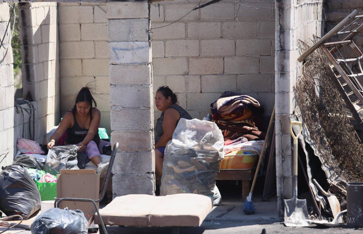 $!Vecinos de Urbivilla denuncian la presencia de grupos que ejercen violencia para apropiarse de terrenos, lo que agrava la crisis de los damnificados por el incendio.