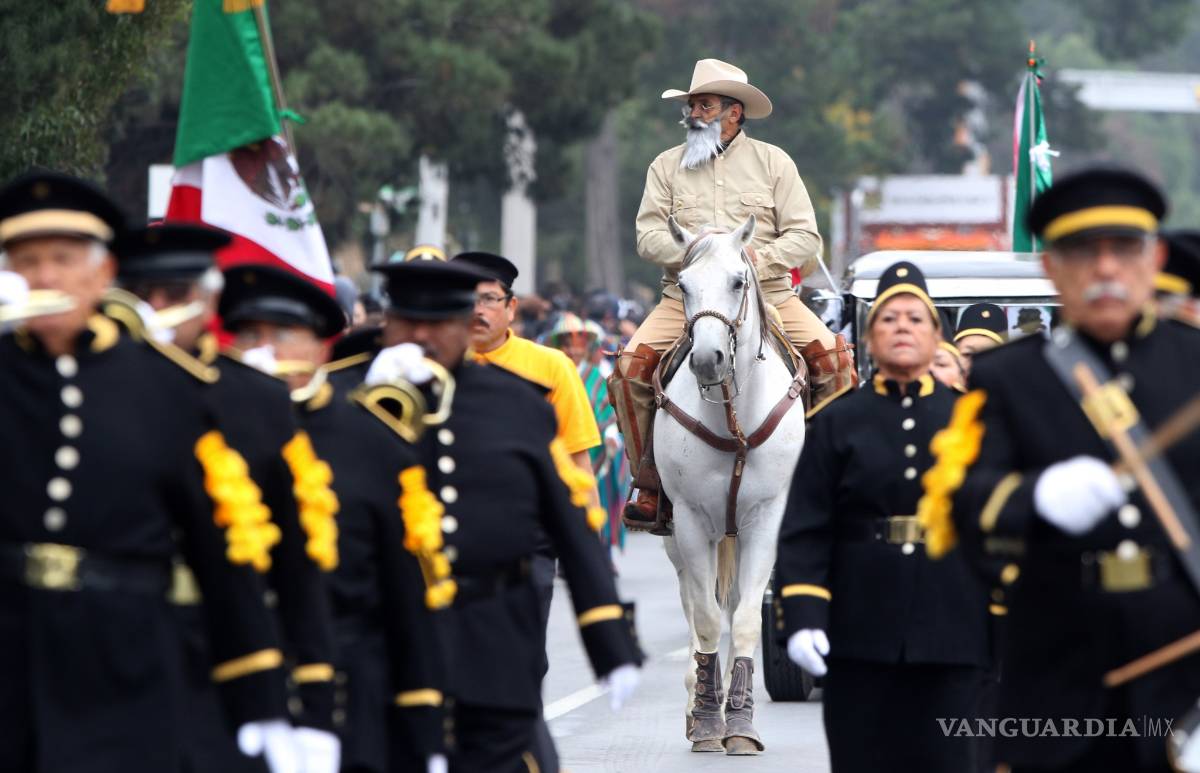 $![FOTOGALERIA] En Saltillo, así se vivió el desfile del 20 de noviembre