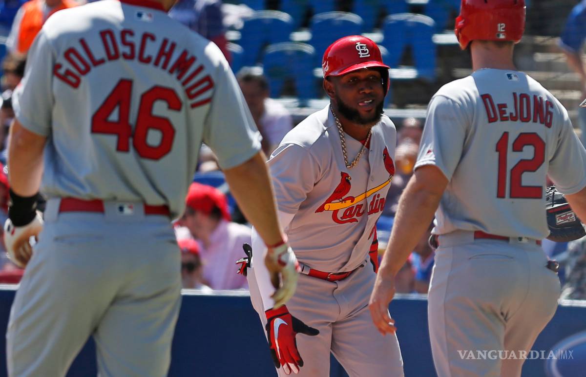 $!Cardenales 'vuelan' sobre la cerca y le 'pegan' a los Rojos en Monterrey