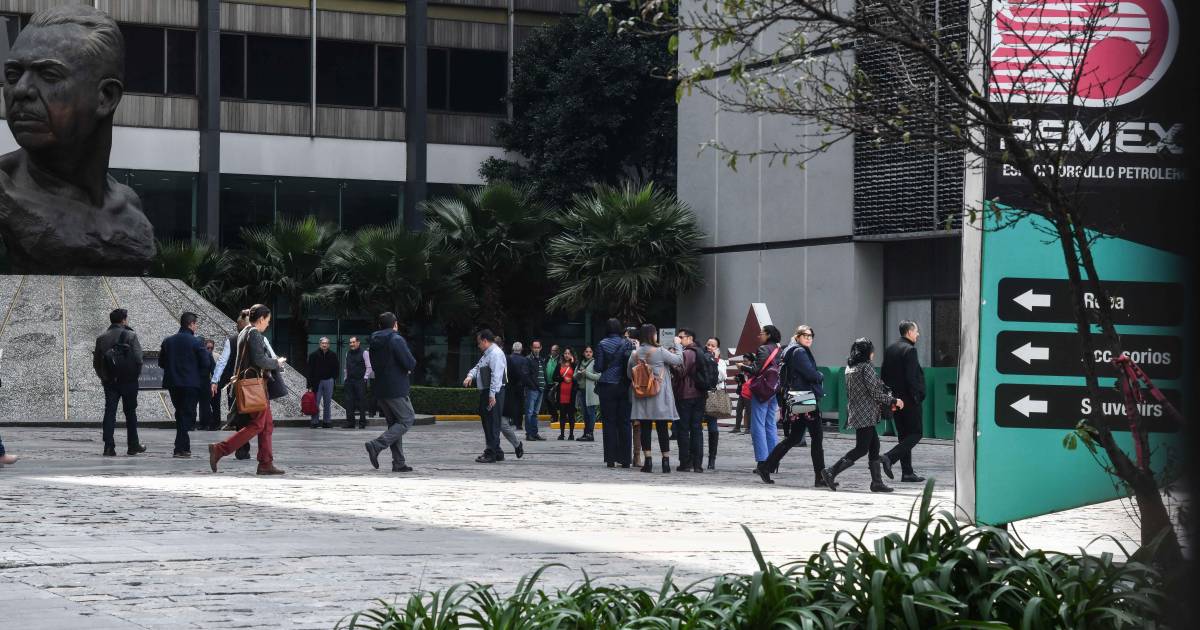 Acuerdan Pemex y sindicato aumento salarial de 4.5%