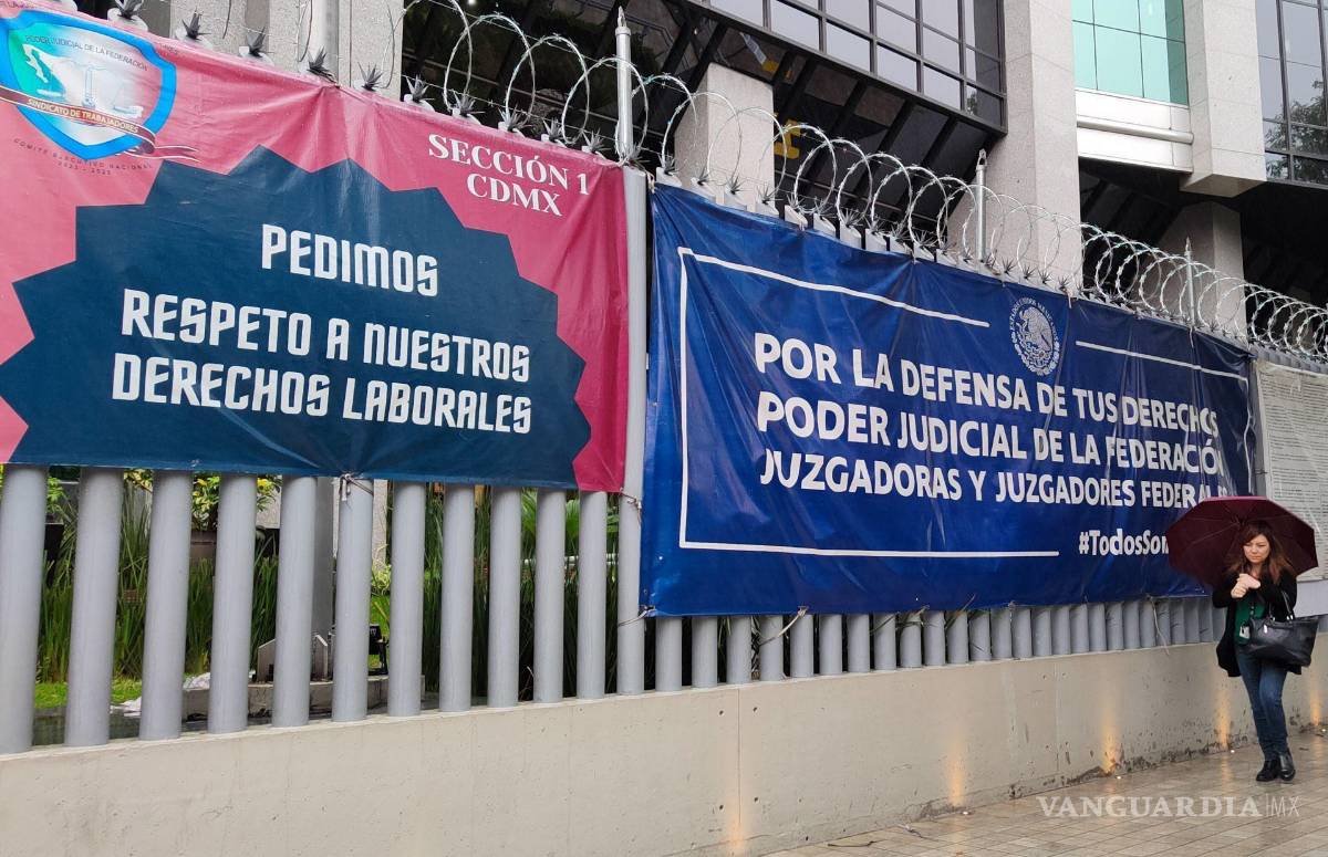 $!Trabajadores del Poder Judicial criticaron las opiniones de varios funcionarios y subrayaron la importancia de preservar la carrera judicial y la independencia judicial.