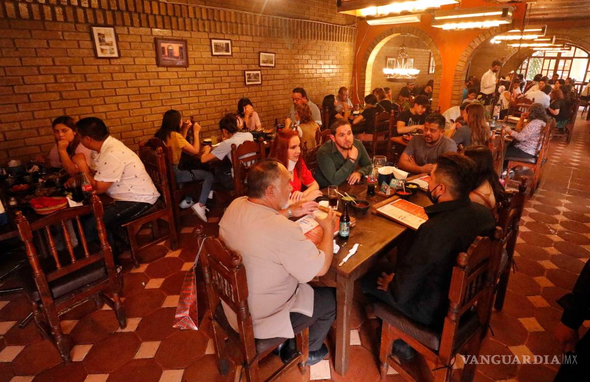 $!Restaurantes de Saltillo reciben a padres con derrama del 30%