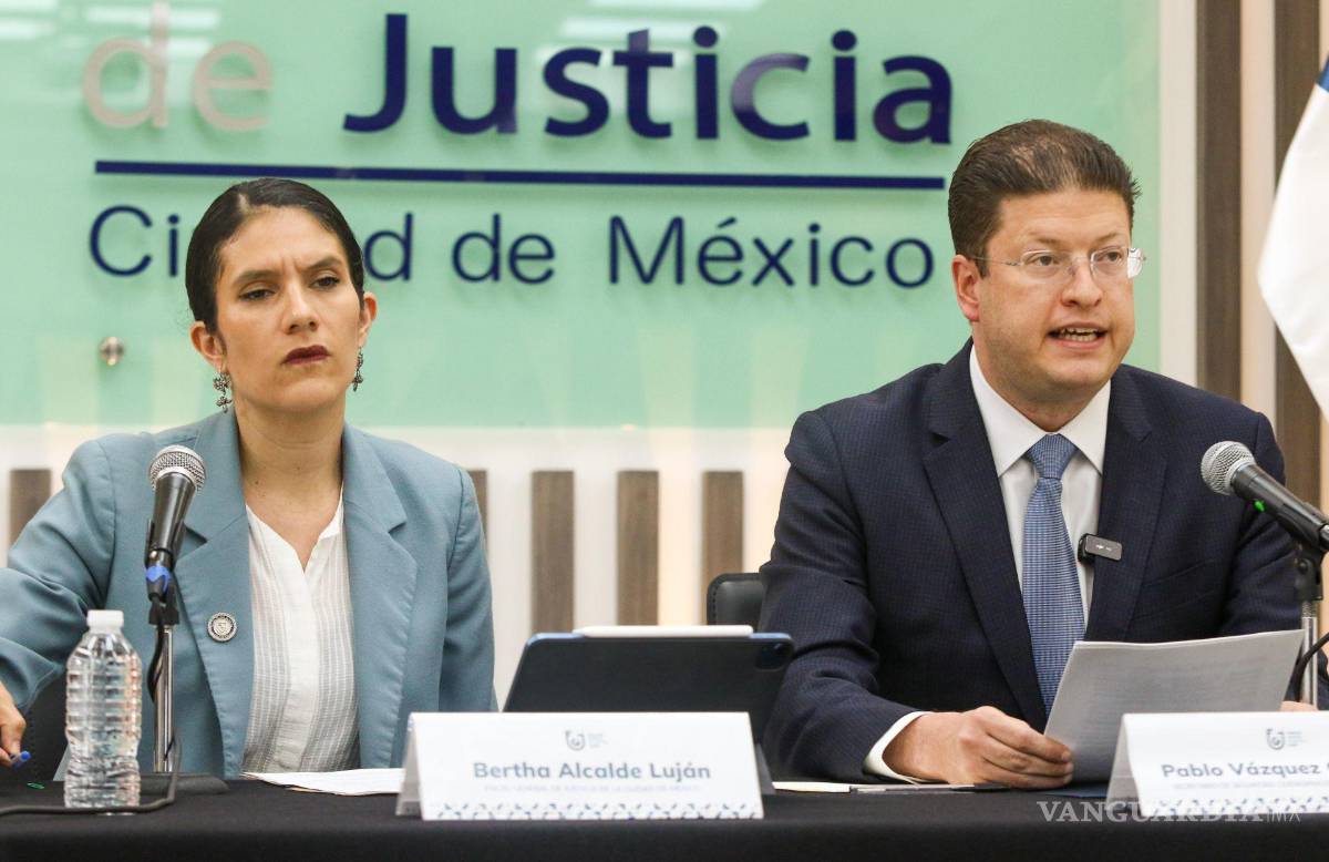 $!La fiscal de CDMX, Bertha Alcalde Luján y el director de la policía, Pablo Vazquez Camacho. El crimen contra los funcionarios cercanos a Brugada se registró en medio de una ola de violencia que vive el país.