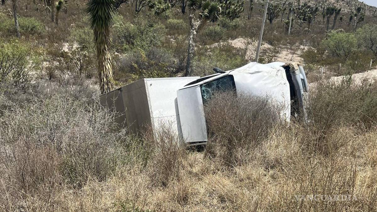 Vuelcan en la carretera a Zacatecas; uno de ellos se encuentra grave