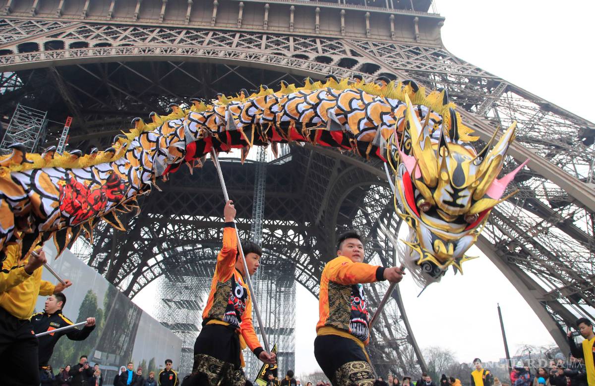 $!En varias partes del mundo los chinos festejaron su mayor fiesta del año, el Año Nuevo Lunar, China canceló la celebración