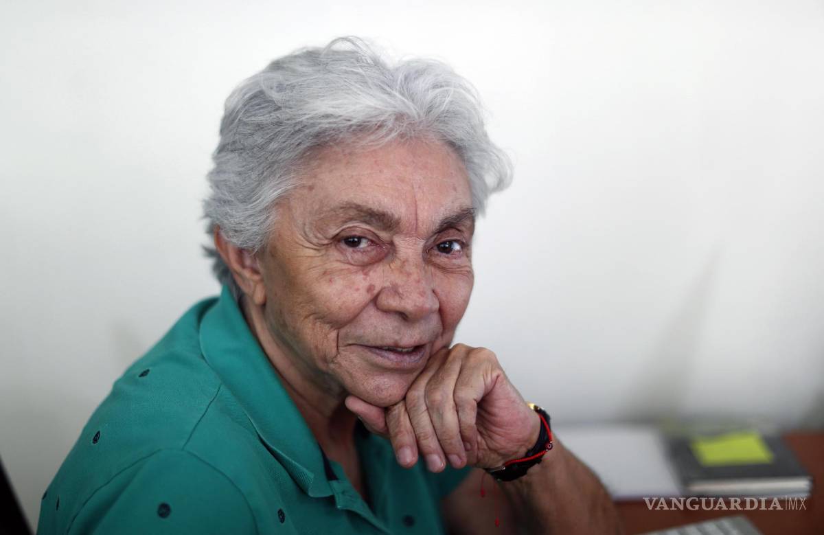 $!La coordinadora general de la Fundación Arcoíris por el respeto a la diversidad sexual, Gloria Careaga durante una entrevista con EFE en Ciudad de México.