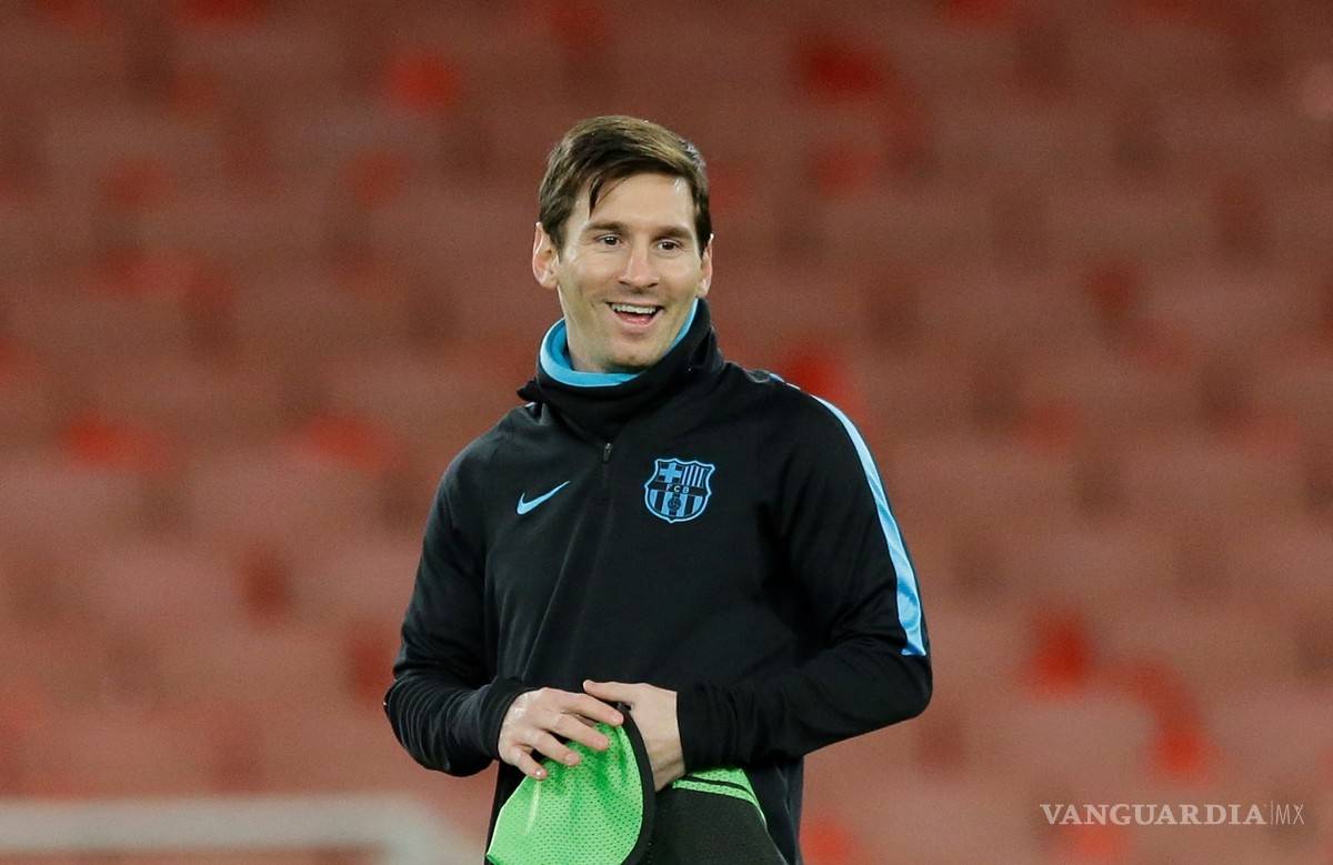 $!Messi se 'come años' con su cambio de look