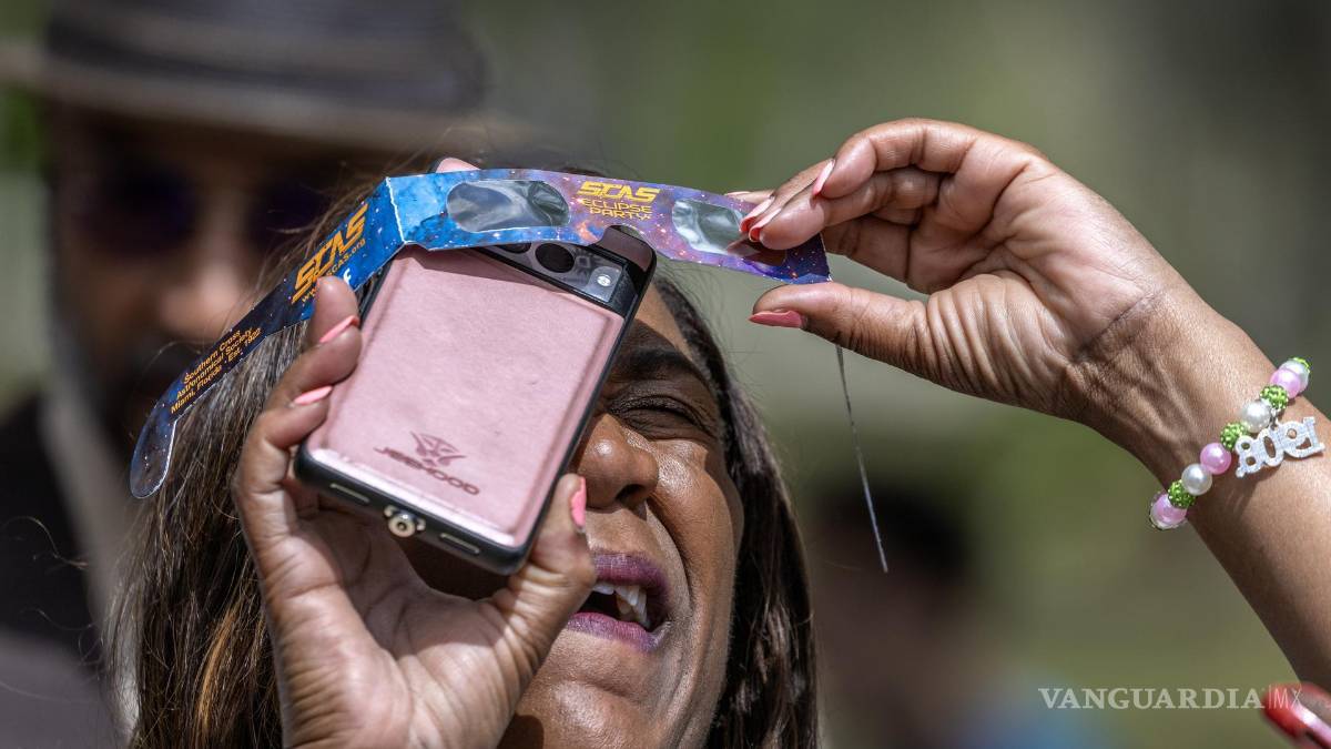 Así cautiva, maravilla y asombra el eclipse solar desde Mazatlán hasta la isla de Terranova (fotos)
