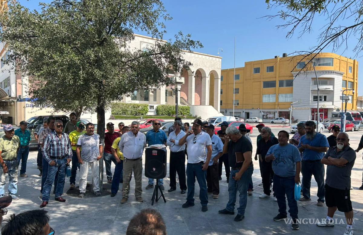 $!Ex trabajadores de AHMSA acordaron revisar las vías legales para solicitar el relevo del síndico de la quiebra.