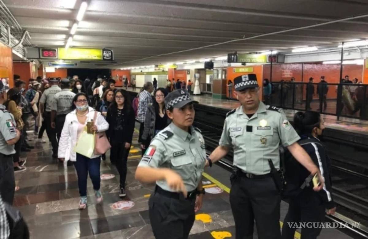 $!La Guardia Nacional está llevando labores de vigilancia en las estaciones del metro en CDMX