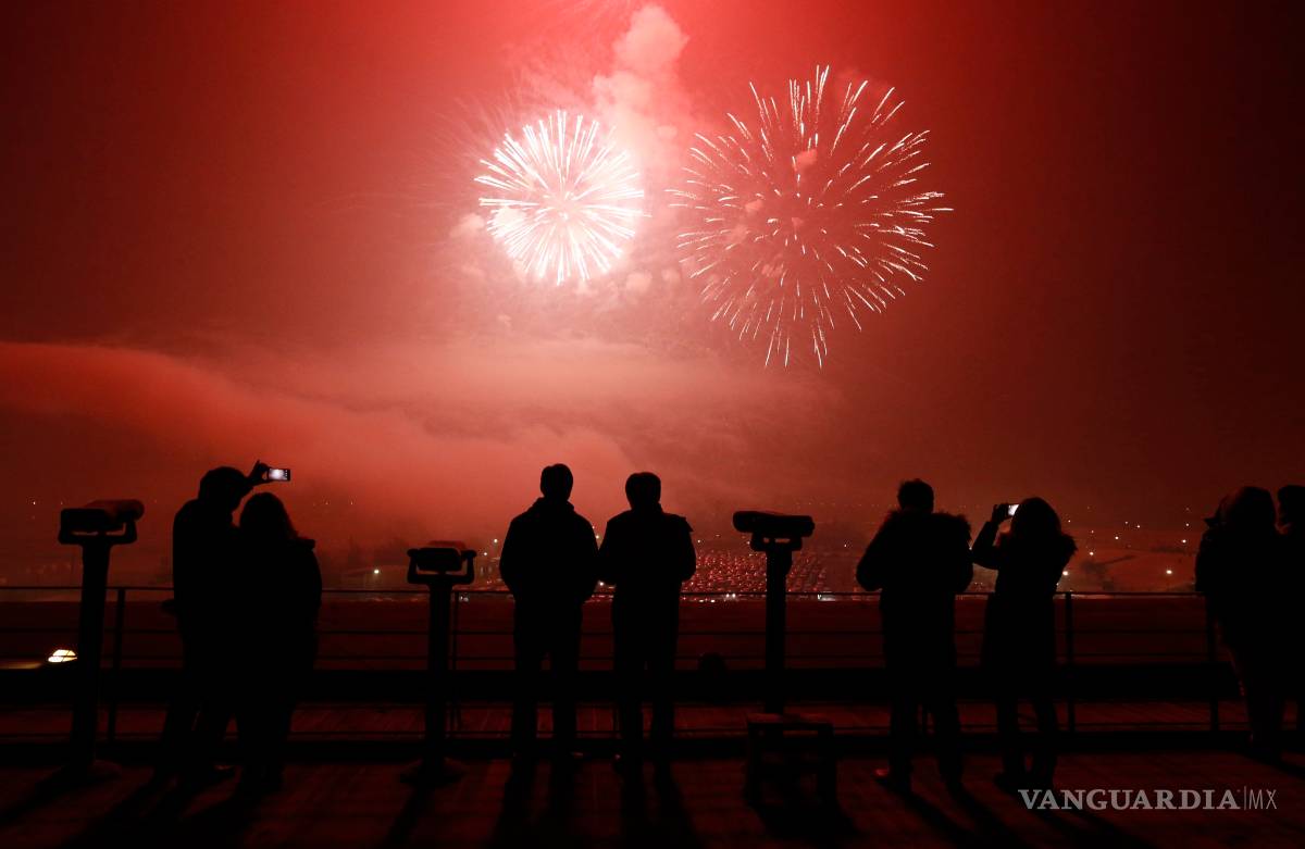 $!El mundo comienza a dar la bienvenida al 2016