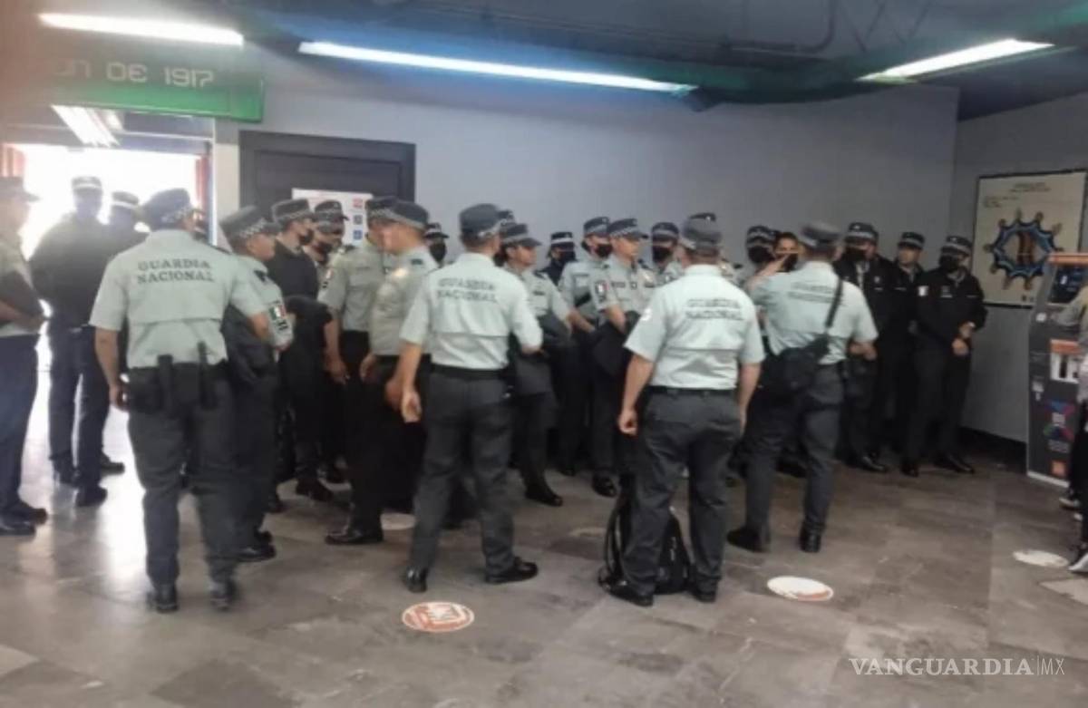 $!La Guardia Nacional está llevando labores de vigilancia en las estaciones del metro en CDMX