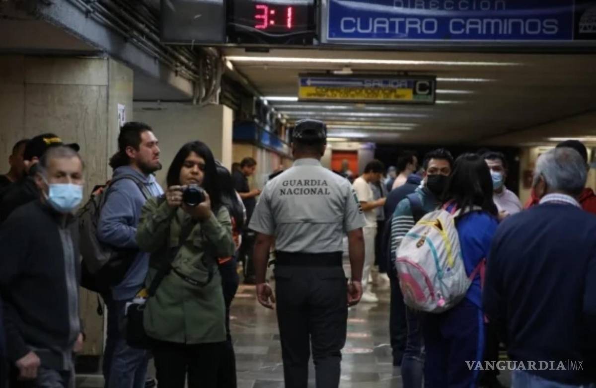 $!La Guardia Nacional está llevando labores de vigilancia en las estaciones del metro en CDMX