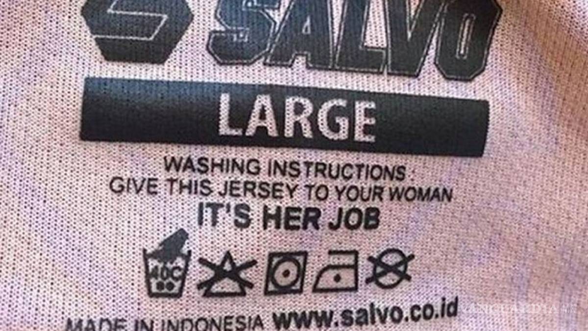 Etiquetas de ropa sexistas: "Dele esta camisa a su mujer para que la lave. Es su trabajo"