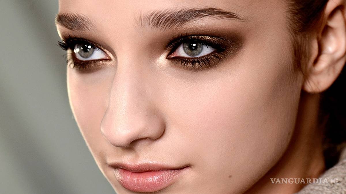 Cambian color de sus ojos con cirugía