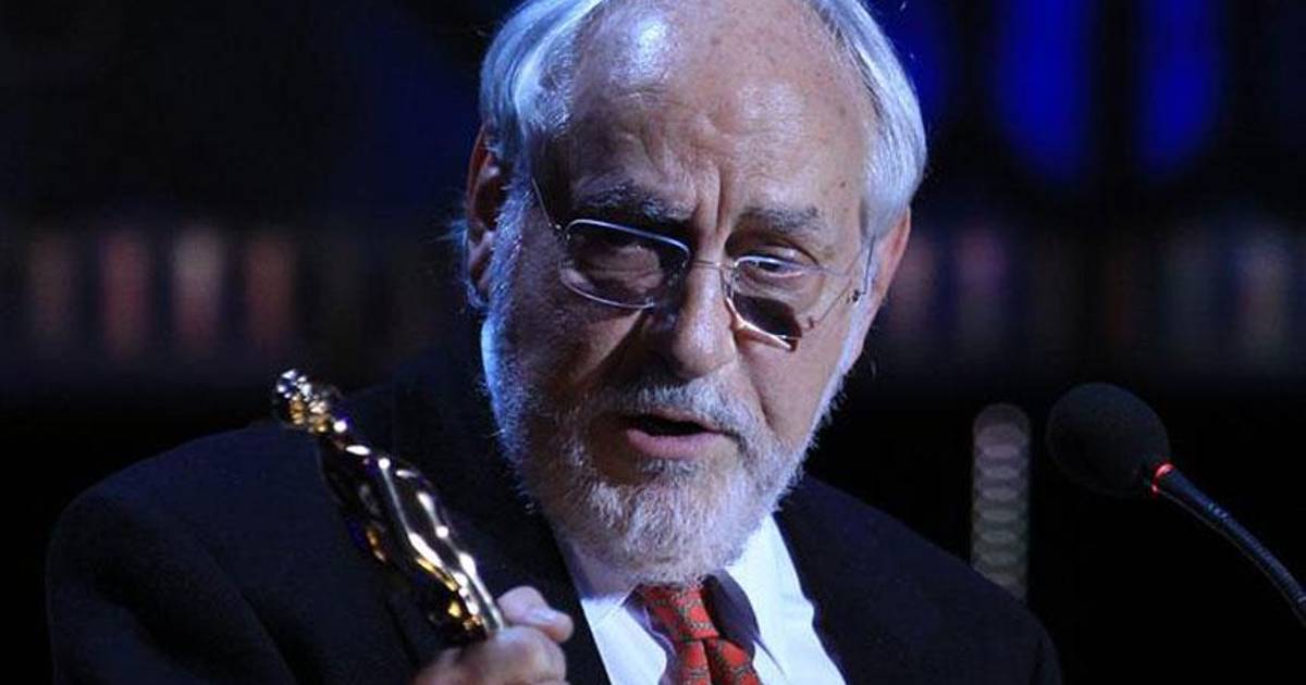 Arturo Ripstein fue aplaudido de pie al recibir Ariel de Oro