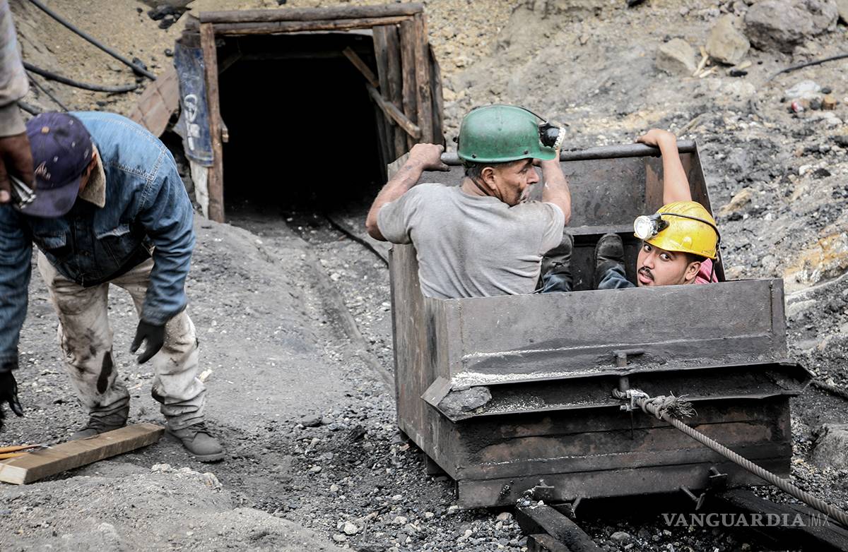 $!Los mineros y su lucha contra el vaho del diablo (gas metano)