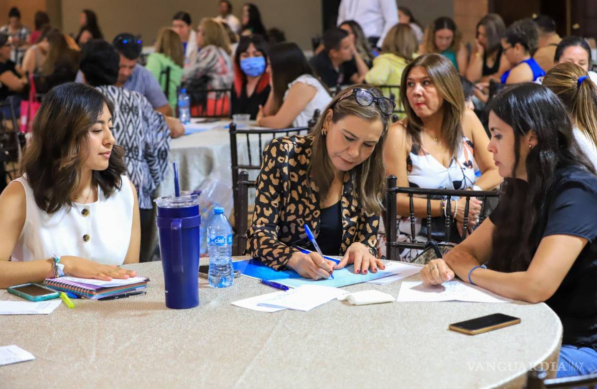 $!Más de 400 profesionales acudieron a esta capacitación auspiciada por el Gobierno del Estado.