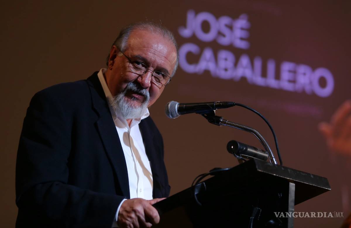 $!Dan la Medalla Bellas Artes al dramaturgo José Caballero