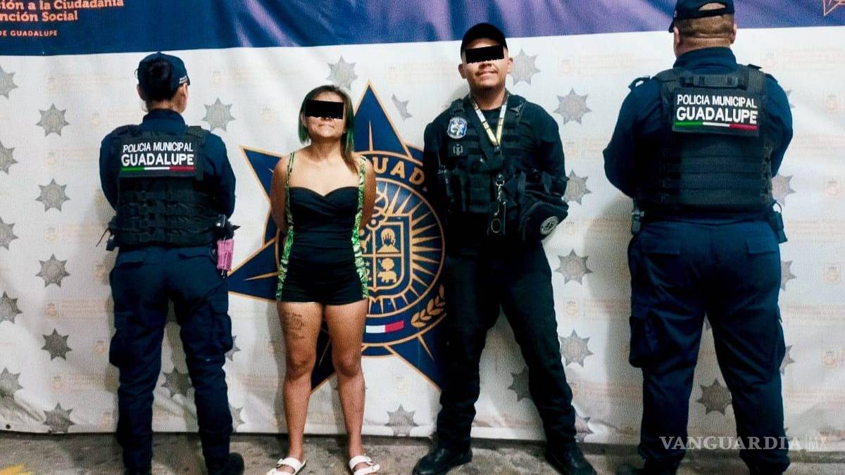 Cae joven que se hacía pasar por policía y vestía chaleco con la leyenda “Operaciones especiales”, en NL