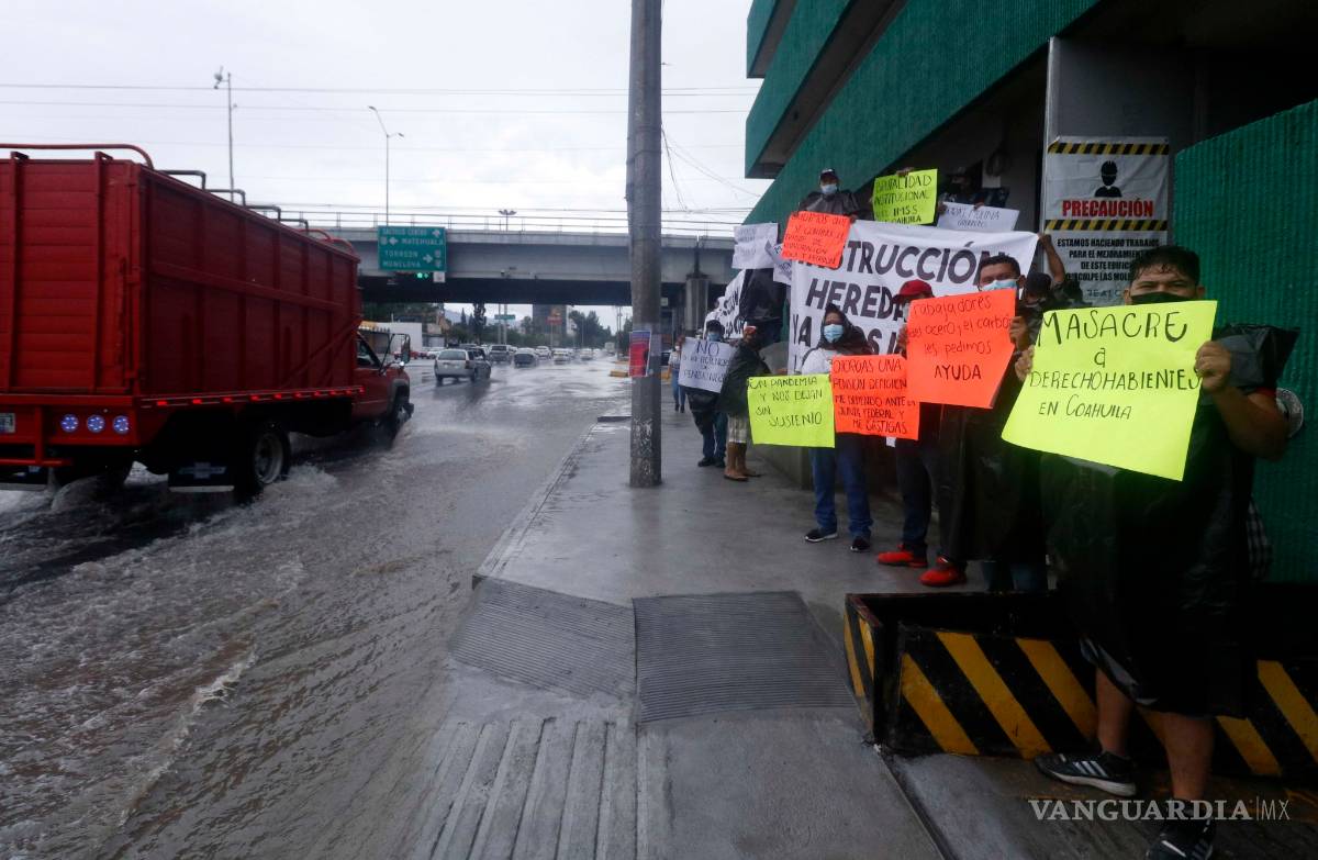 $!Asegura IMSS Coahuila atender a mineros que protestaron