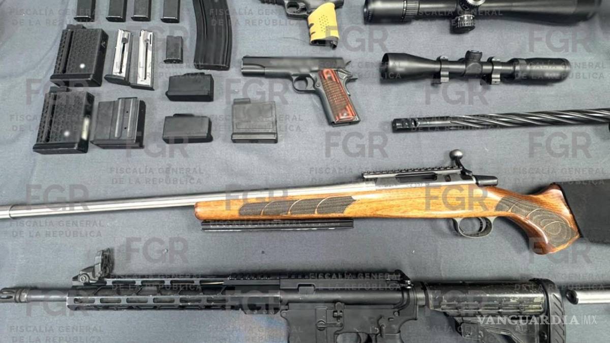Vinculan a proceso a mujer por posesión de armas de uso exclusivo en NL