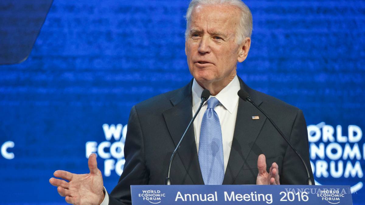 Vicepresidente de EU pide a empresarios mejorar salarios de empleados