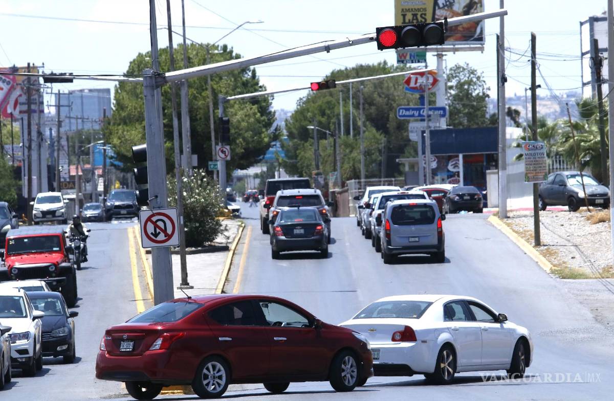 $!Los automovilistas no respetan los señalamientos viales.