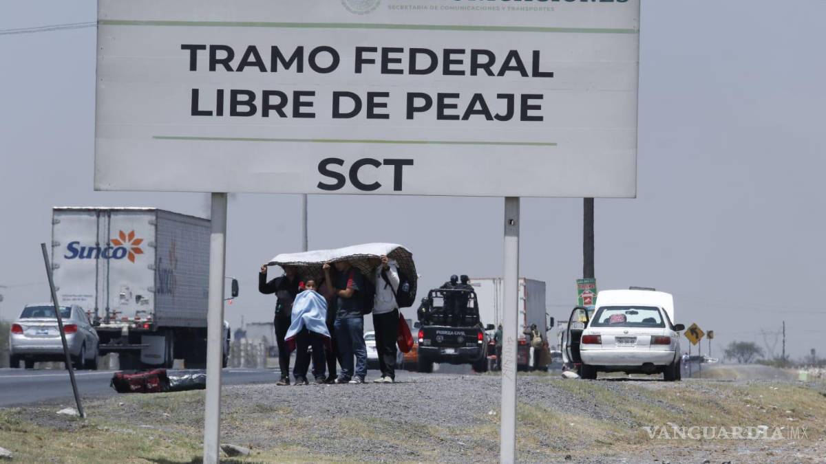 A pie y de “ride” llegan migrantes a Saltillo, buscan transporte para llegar al norte