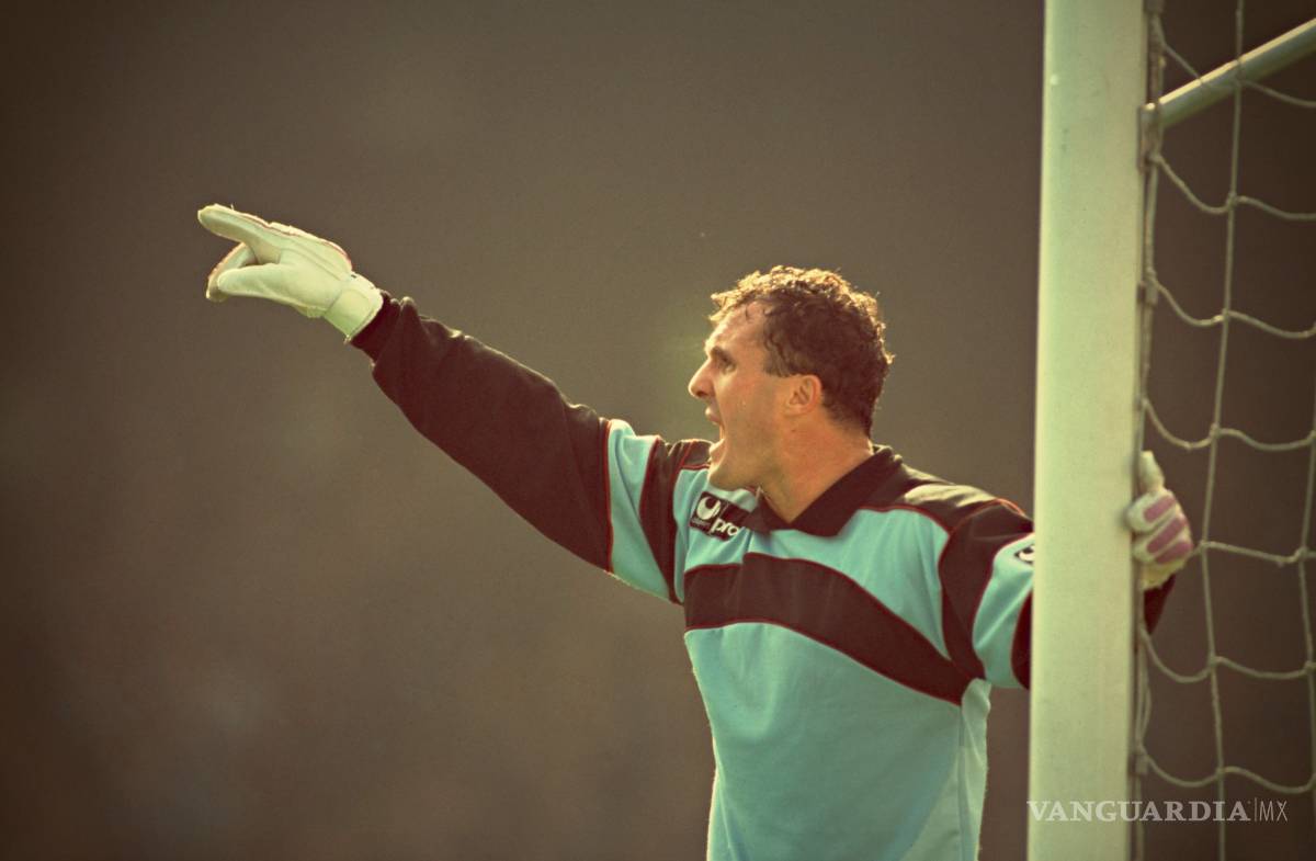 $!¡¿Estás 'Loco', Abreu?! El delantero uruguayo llega a su equipo número 29