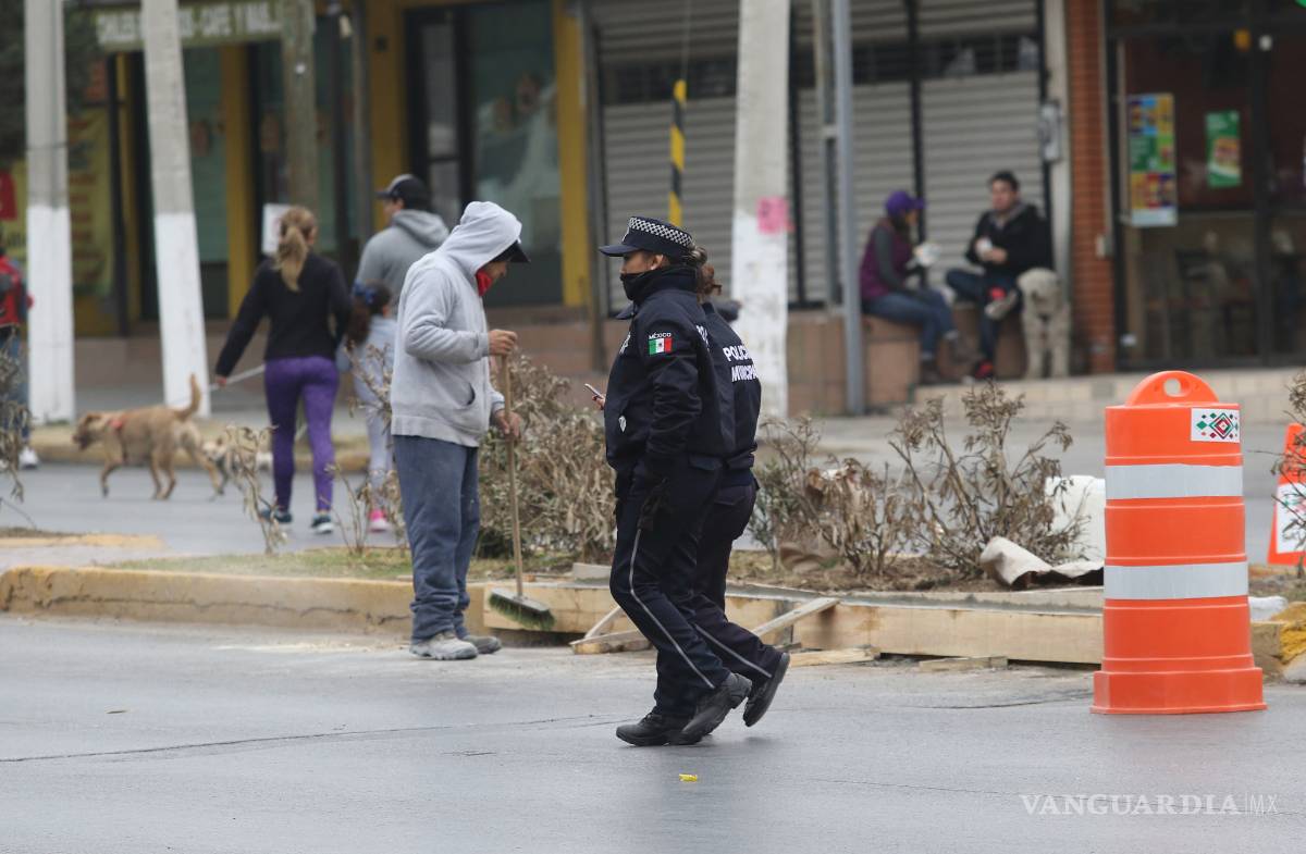 $!Sobrevigilado por 150 policías, paseo dominical de Saltillo