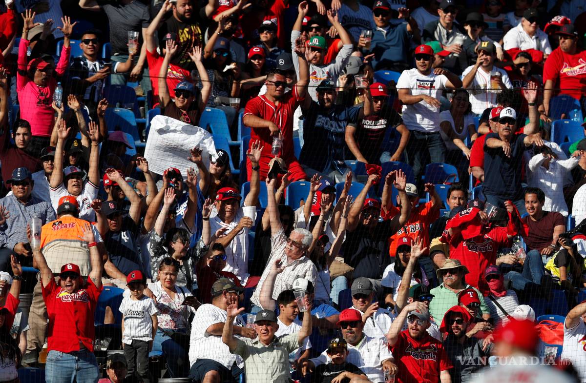 $!Cardenales 'vuelan' sobre la cerca y le 'pegan' a los Rojos en Monterrey