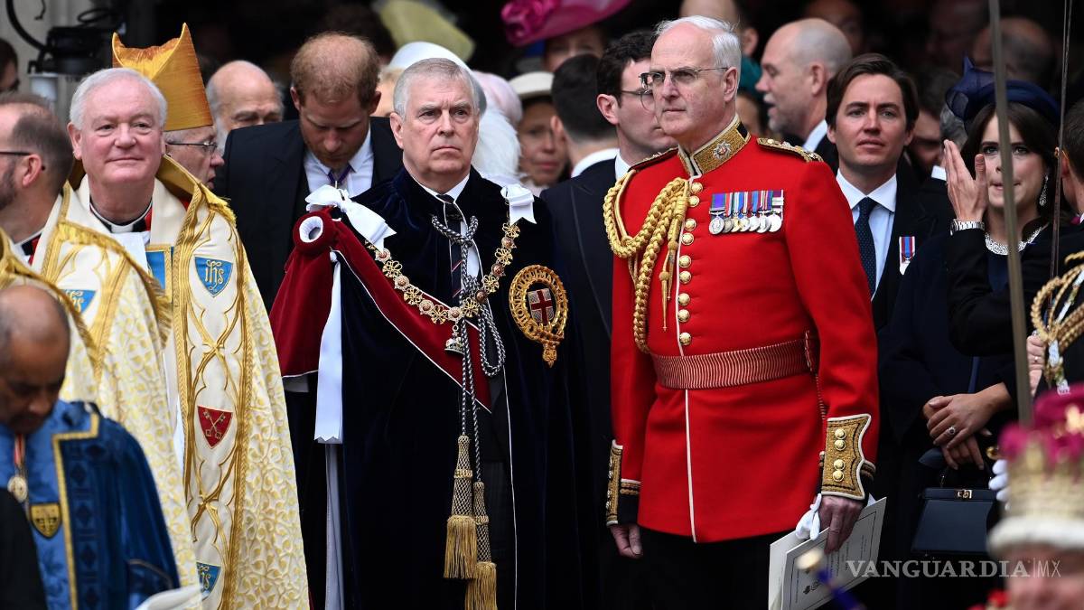 Así inicia el reinado del Carlos III tras una larga espera para ser el monarca británico (fotos)