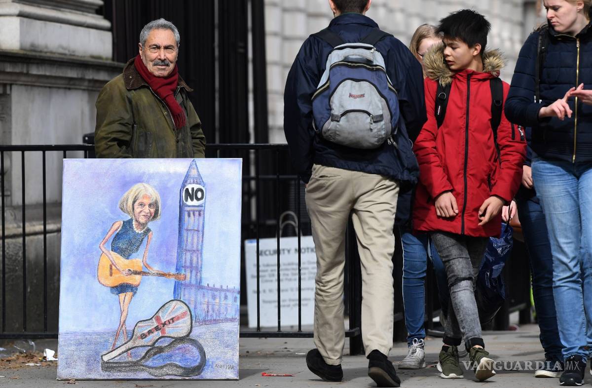 $!Afonía impide a May abrir el debate sobre un posible "brexit" sin acuerdo