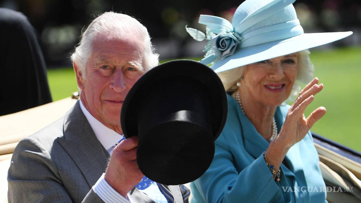 Así inicia el reinado del Carlos III tras una larga espera para ser el monarca británico (fotos)