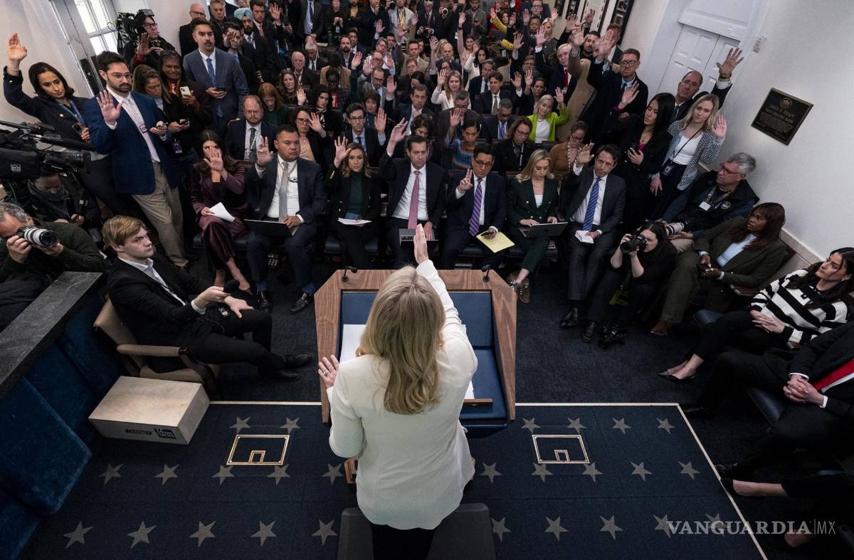 $!Karoline Leavitt, portavoz de la Casa Blanca, afirmó en relación aranceles adicionales del 50 % entrarán en mañana miércoles