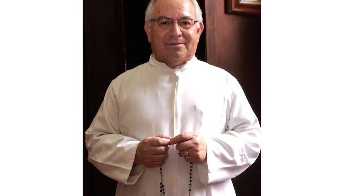 Mejora notablemente salud de sacerdote de Saltillo